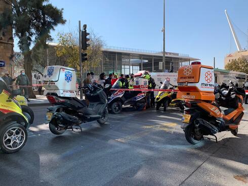 זירת התאונה ברחוב יפו. צילום: דוברות איחוד הצלה